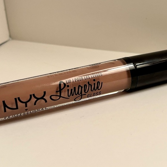 NYX Lingerie Gloss in Butter shade - Picture 5 of 6